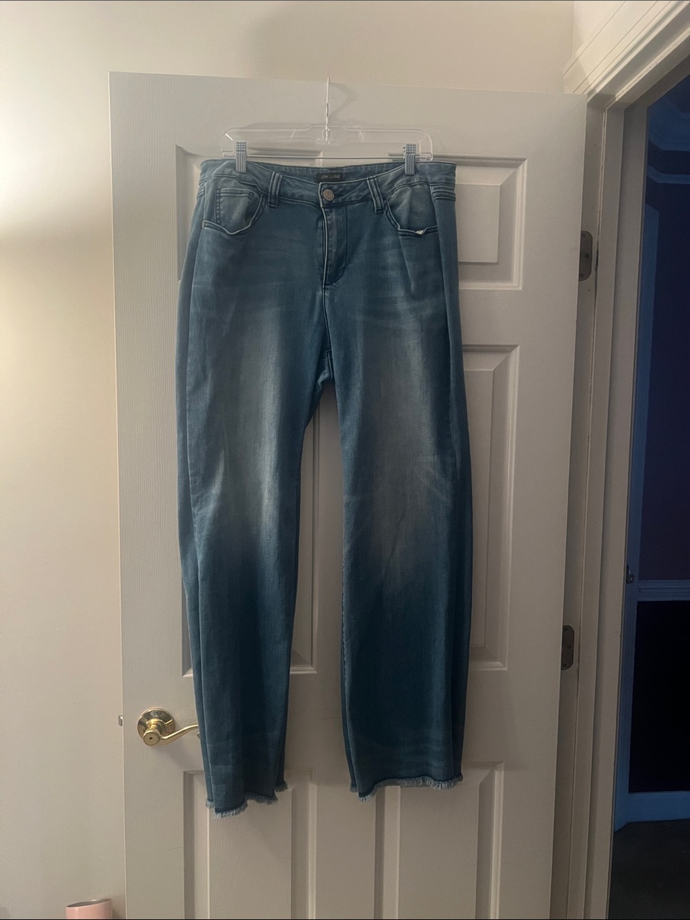 Straight-Leg Women's Jeans in Faded Light Blue